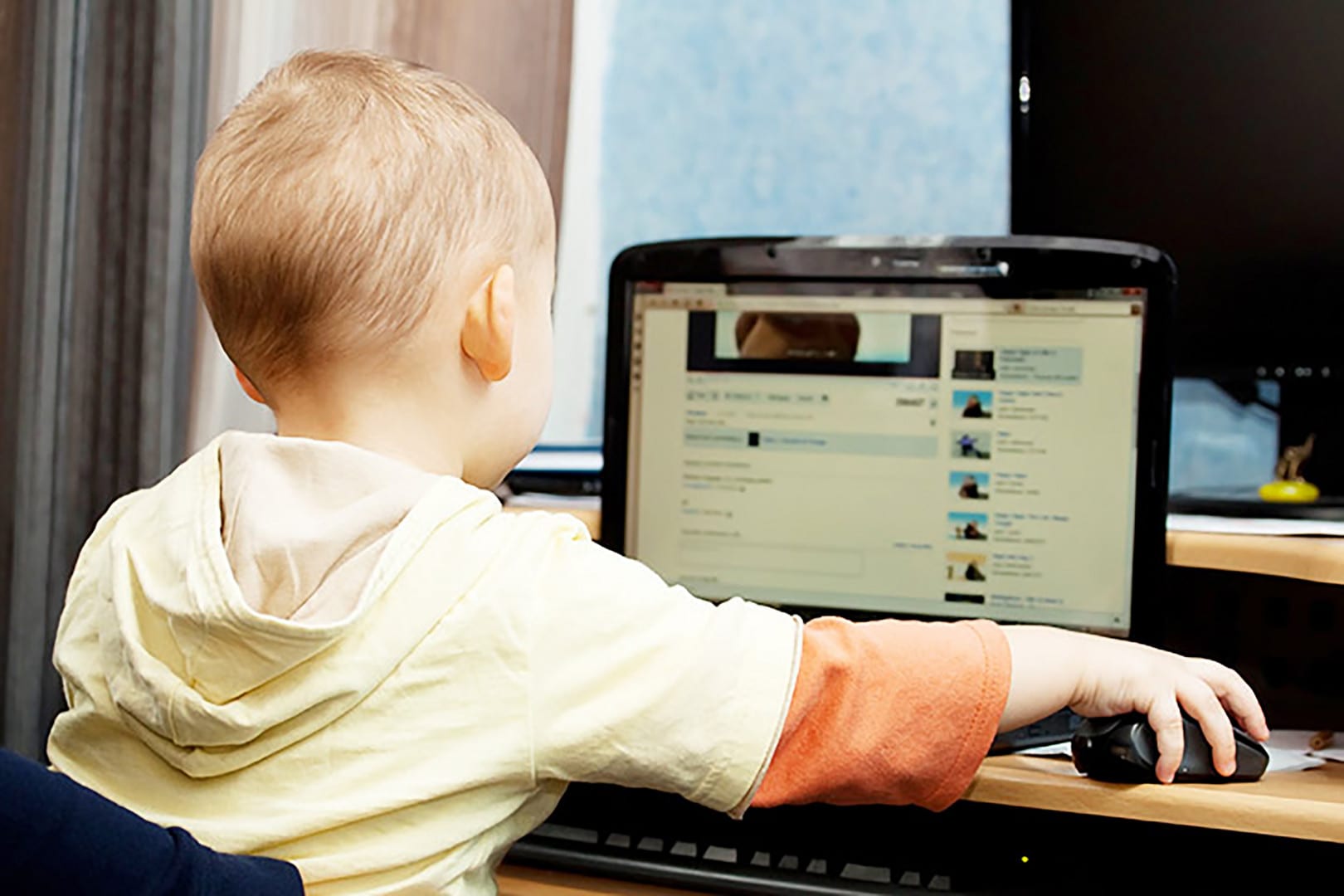 Concerns under 5’s are becoming addicted to social media highlighted in report