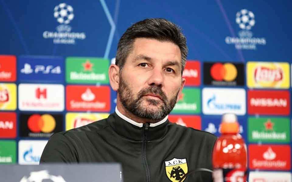 AEK coach resigns