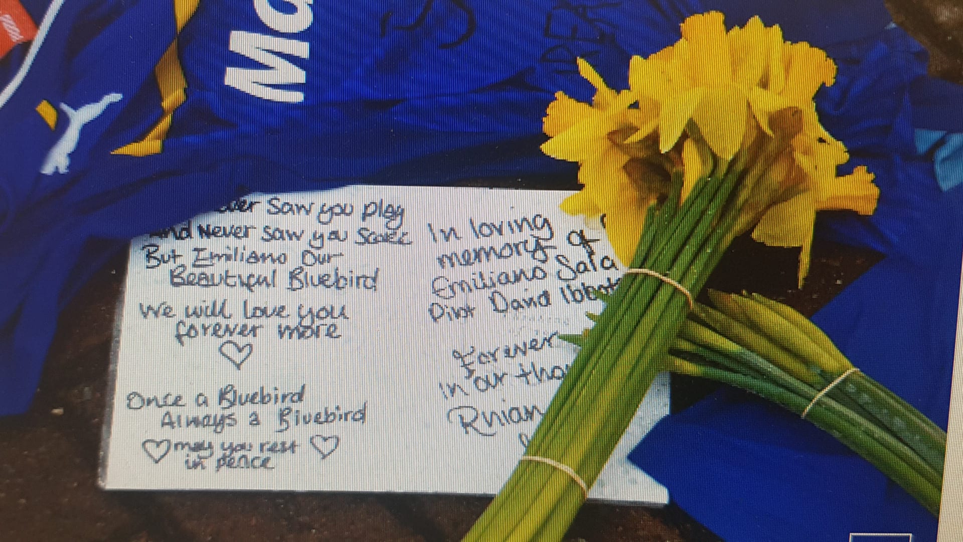 Body found in wreckage of plane carrying football player Sala, investigators say