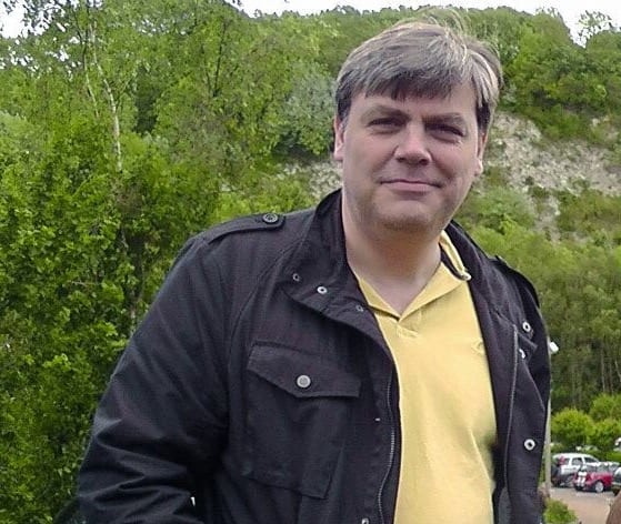 Family pay tribute to ‘devoted family man’ following brutal killing – Surrey