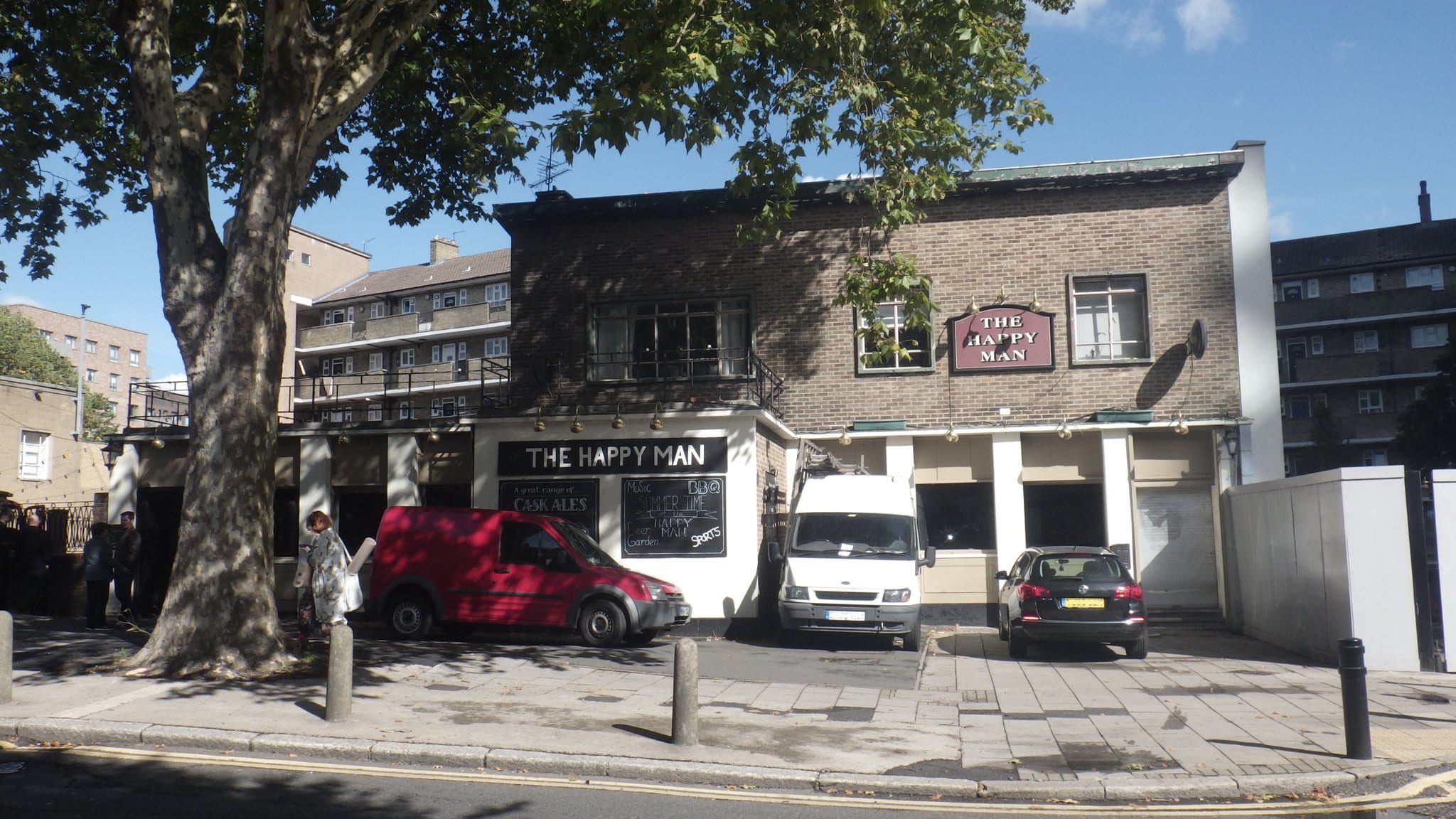 Fire at pub – Woodberry Down, Manor House, likely cause a discarded cigarette