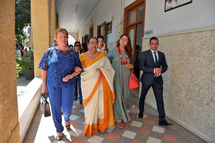 India’s First Lady donates over €8,000 to Hope for Children in Cyprus on behalf of government