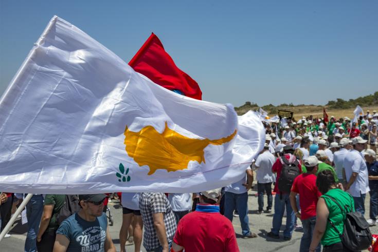 Thousands of Cypriots march to Akrotiri base, demanding its abolition