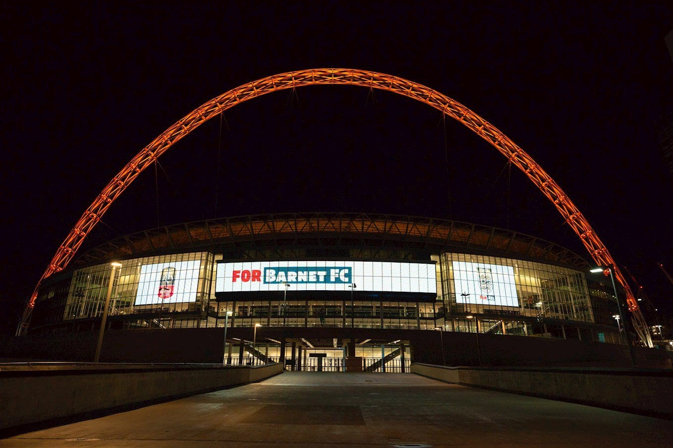 Wembley Stadium lights up for Barnet FC!