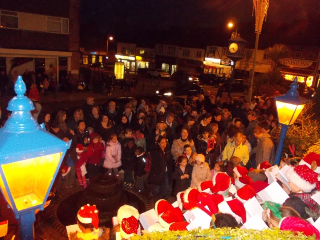 Big crowds expected for Cuffley Christmas lights switch-on