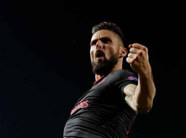 Giroud acrobatics give Arsenal third win