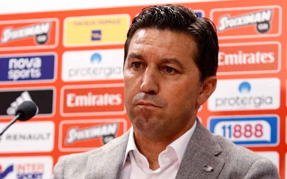 Olympiakos sack coach