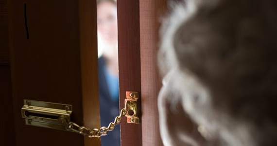 Enfield Council: Residents warned against doorstep conmen