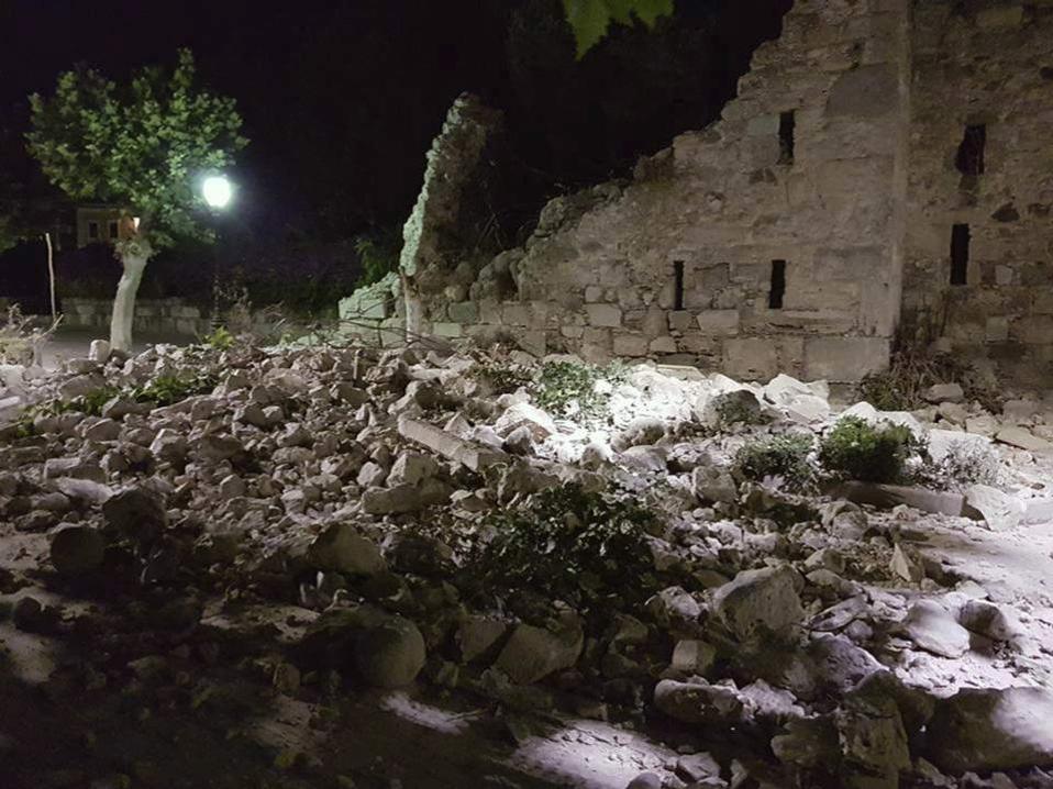Strong quake off Turkish and Greek coasts kills two, injures scores