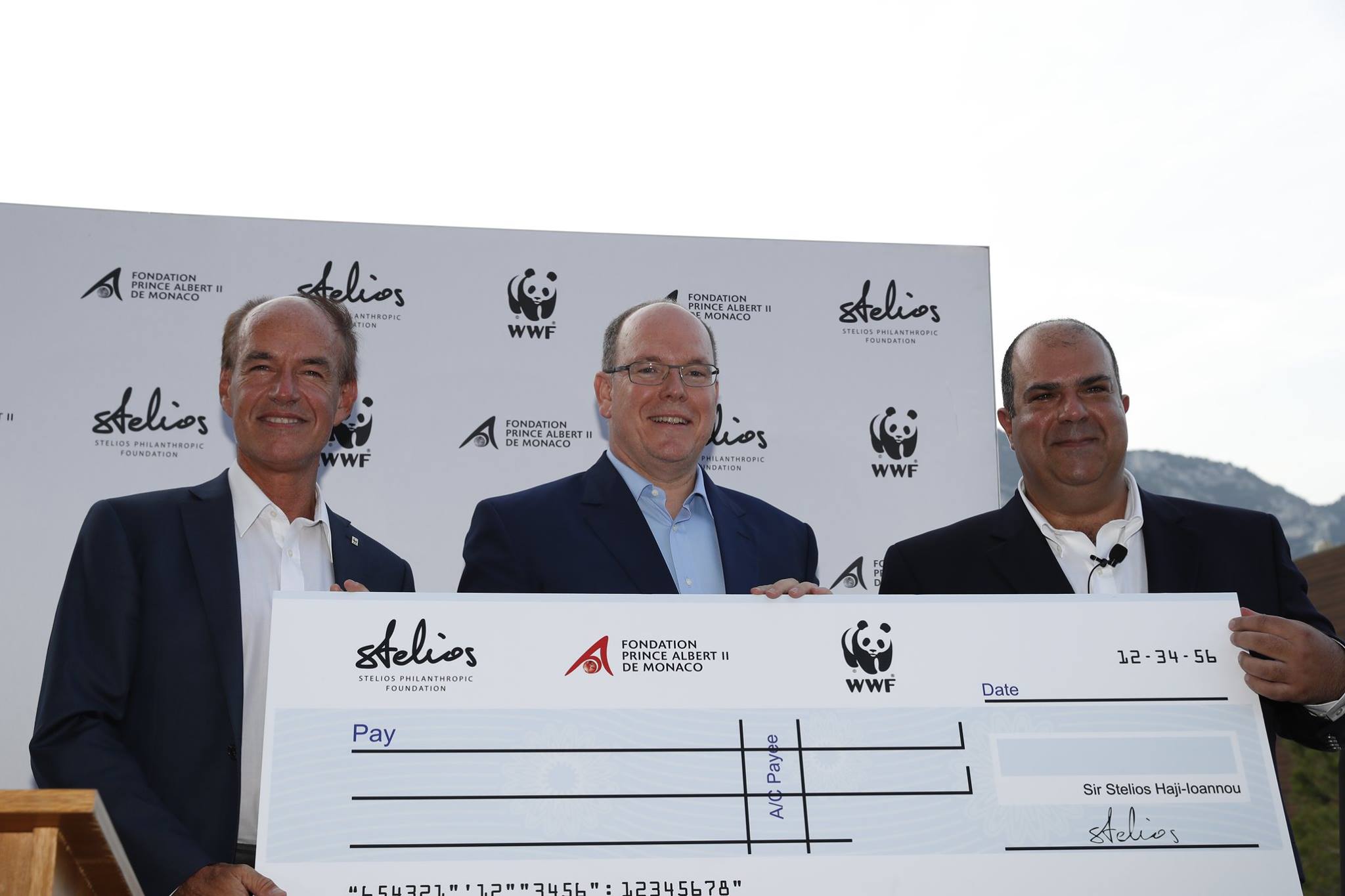 Sir Stelios and the Prince Albert II of Monaco Foundation hold the 4th annual cocktail party in aid of WWF