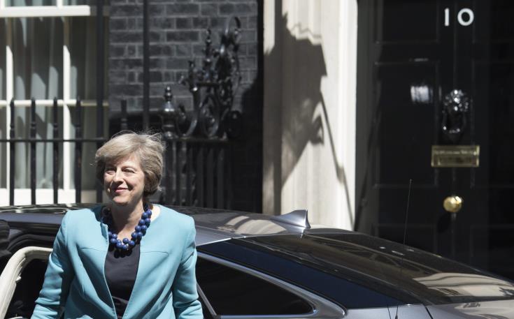 May calls for “leadership and flexibility” by all sides in phone call with Tsipras on Cyprus