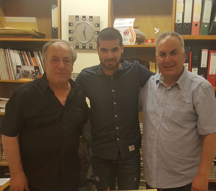 Cypriot International football star Georgios Aresti visits Parikiaki
