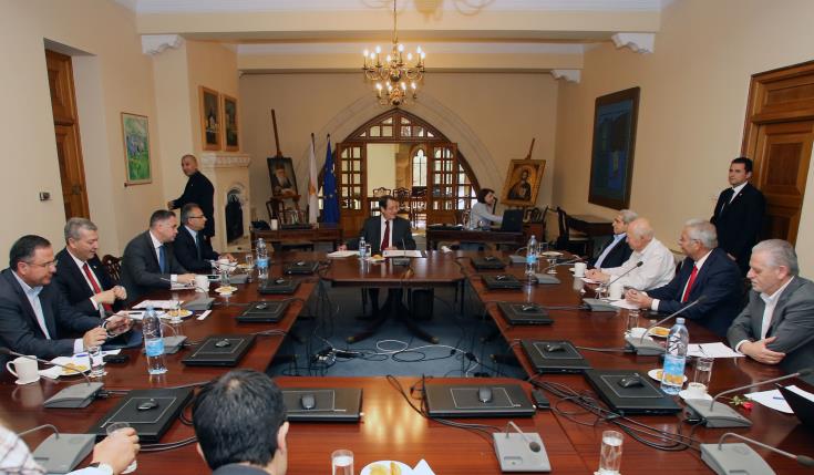 President to inform political parties and citizens about his proposal on new Geneva Cyprus talks