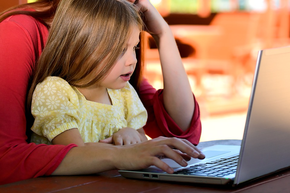 7 ways to keep your kids safe online