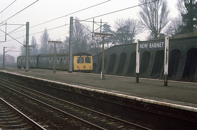 Man struck by train at New Barnet Station dies