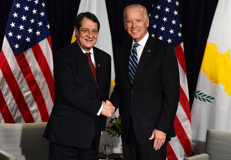 Cyprus President informs US Vice President on Geneva talks about Cyprus