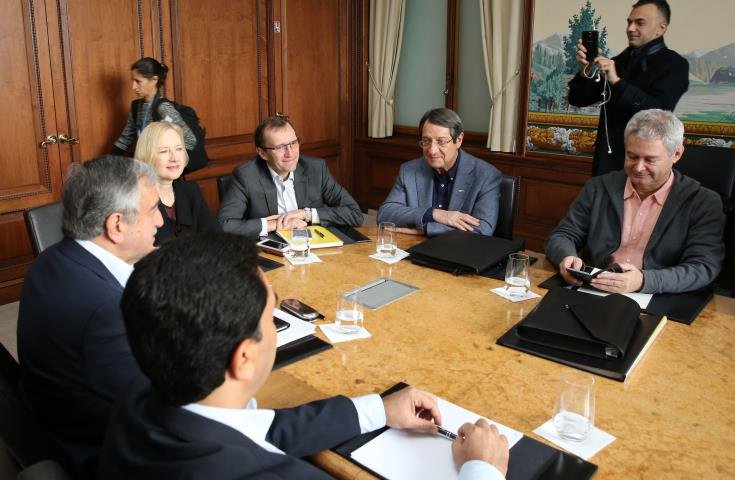 President Anastasiades consults with his negotiating team ahead of Cyprus, Geneva talks