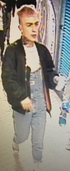 Woman racially abused on Victoria Line – London
