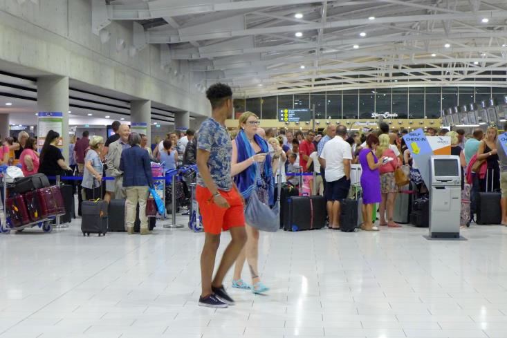 Air passengers in Cyprus reached 7,591,000 in 2015