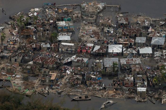 Hurricane Matthew batters Florida as Haiti death toll rises