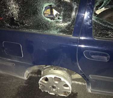 Car driven five miles on metal wheel rims and two tyres