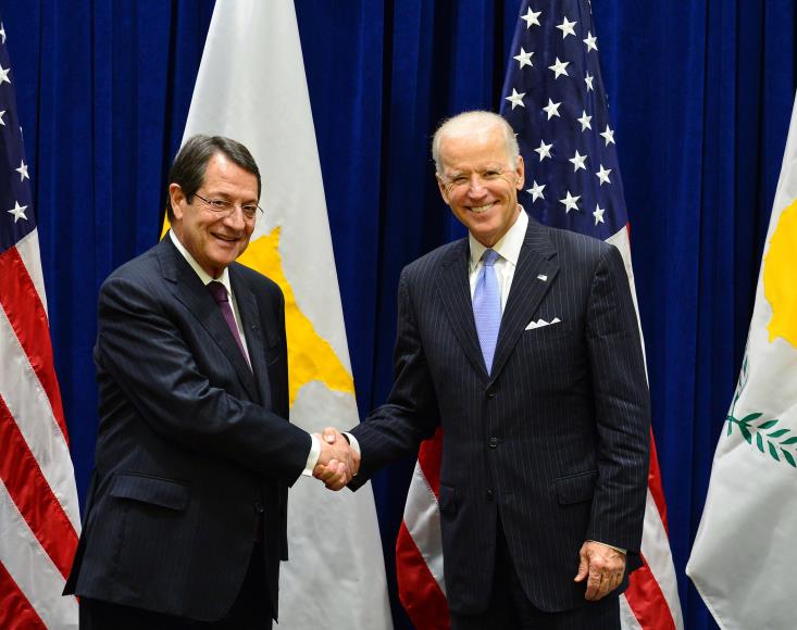 Biden to Anastasiades: Turkey understands the need for a Cyprus solution