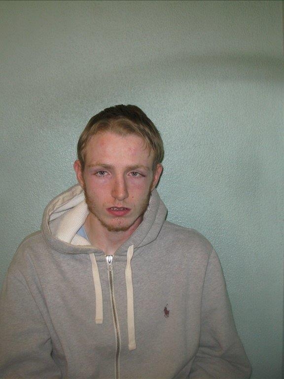 Detectives appeal for man from Finsbury Park wanted for firearms offences
