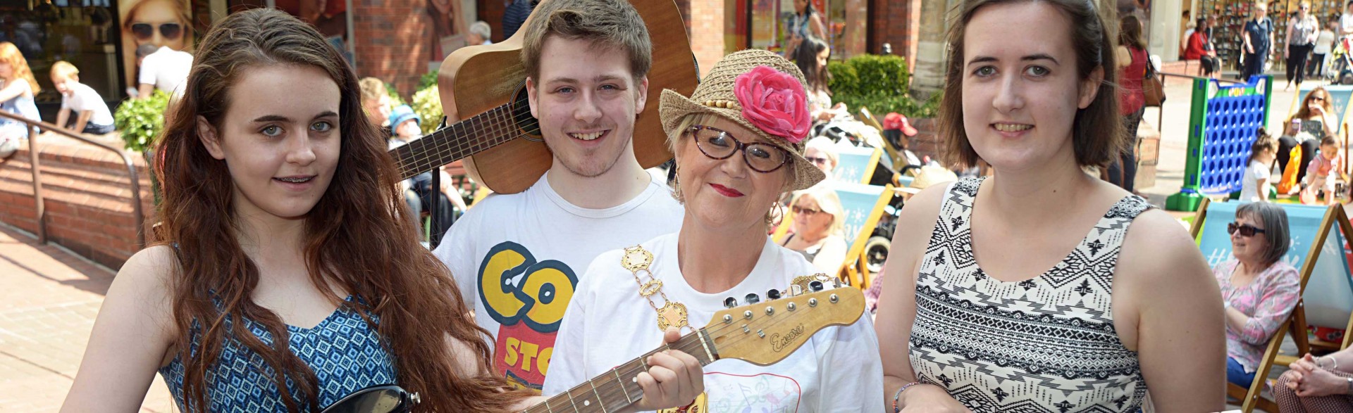 Enfield: Fine tunes played on old fiddles