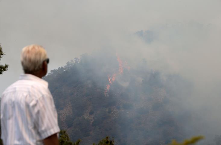 Cyprus requests Russia’s help to extinguish huge fire