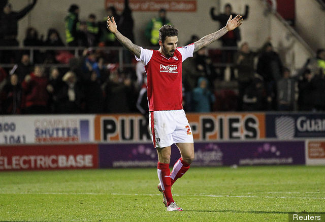Matt Derbyshire to join Carver at Omonia Nicosia