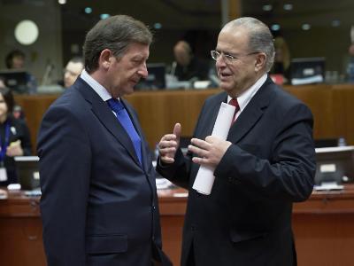 Ο Υπουργός Εξωτερικών κ. Ιωάννης Κασουλίδης συμμετείχε στις εργασίες του Συμβουλίου Εξωτερικών Υποθέσεων της ΕΕ που πραγματοποιήθηκε χθες στις Βρυξέλλες. Κύρια θέματα στην ημερήσια διάταξη ήταν οι σχέσεις της ΕΕ με τη Ρωσία, η κατάσταση στο Ιράν και η Ειρηνευτική Διαδικασία στη Μέση Ανατολή.   Επίσης, στα πλαίσια ανεπίσημου γεύματος οι Υπουργοί Εξωτερικών είχαν την ευκαιρία να ανταλλάξουν απόψεις για τις τρέχουσες εξελίξεις στη Λιβύη, στην παρουσία του Ειδικού Απεσταλμένου του Γενικού Γραμματέα του ΟΗΕ κ. Martin Kobler .