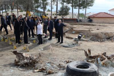 Ο υπουργός Εξωτερικών της Ελλάδας Νίκος Κοτζιάς επισκέφτηκε τον χώρο  ανασκαφών του αεροπλάνου Noratlas στον Τύμβο Μακεδονίτισσας στη Λευκωσία, Τρίτη 27 Οκτωβρίου 2015. ΑΠΕ-ΜΠΕ/ΚΥΠΕ/ΚΑΤΙΑ ΧΡΙΣΤΟΔΟΥΛΟΥ