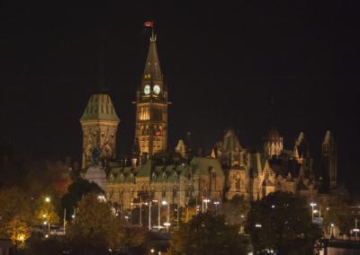 epa04458899 A general view of the Canadian Parliament buildings in Ottawa, Canada, 22 October 2014. Earlier on 22 October, Canadian soldier Nathan Cirillo was shot and killed while on guard duty at the nearby National War Memorial. The gunman was later shot and killed inside the Canadian Parliament. Ottawa police say shots were fired at two locations in the city, at the National War Memorial and inside the nearby Parliament building.  EPA/WARREN TODA