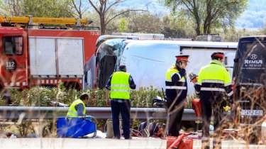 At least 13 dead as Spanish bus carrying exchange students crashes