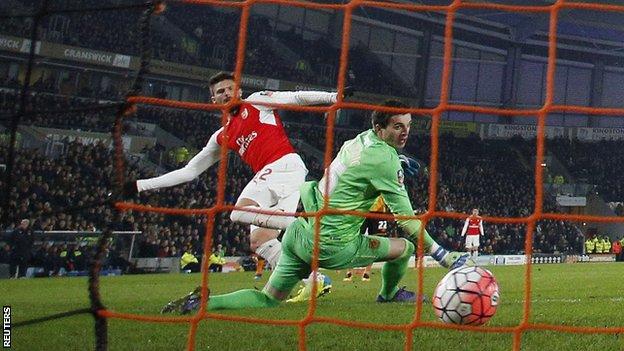 Arsenal thrash Hull City 4-0