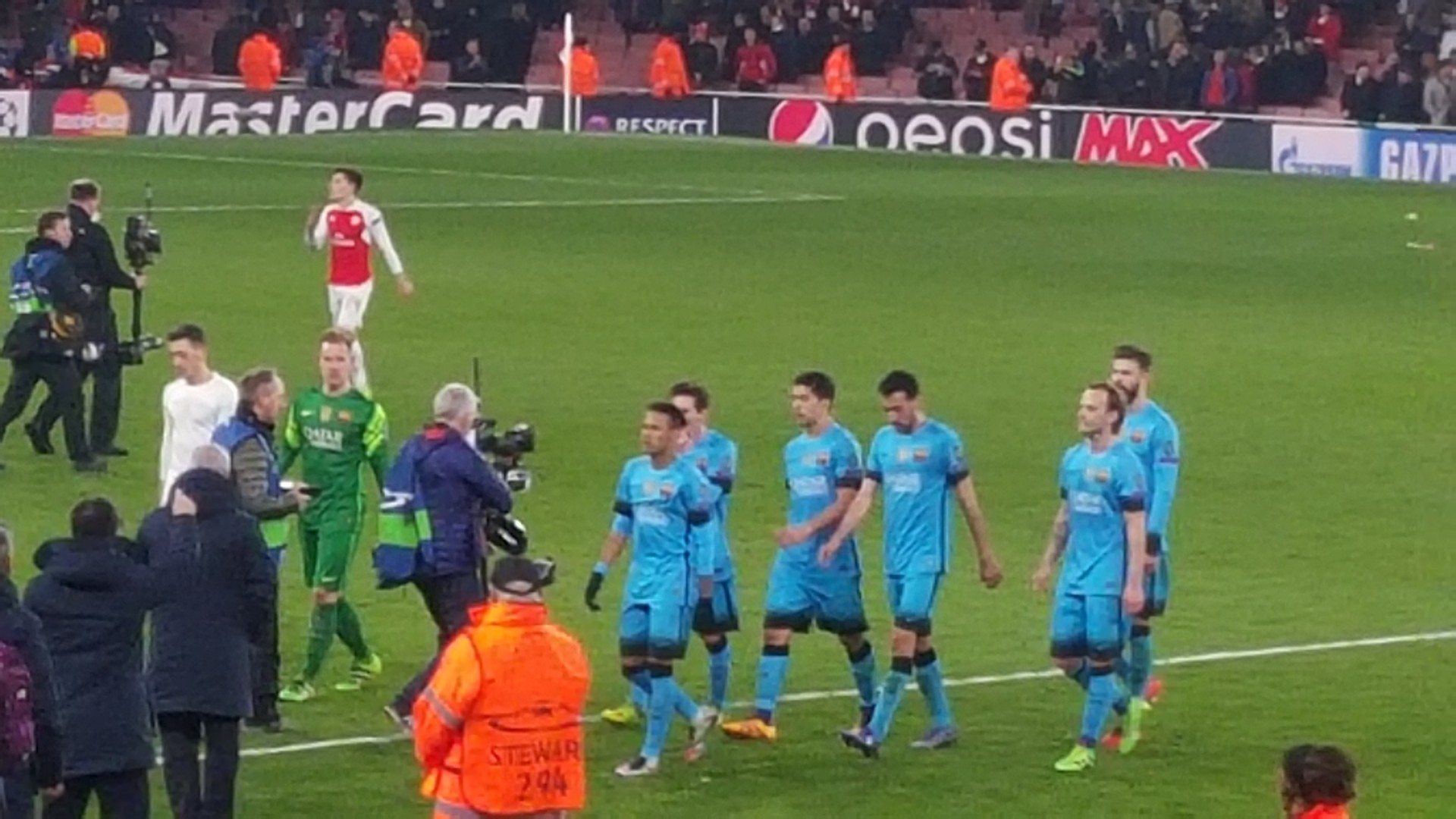 Barcelona and Messi overpower Arsenal