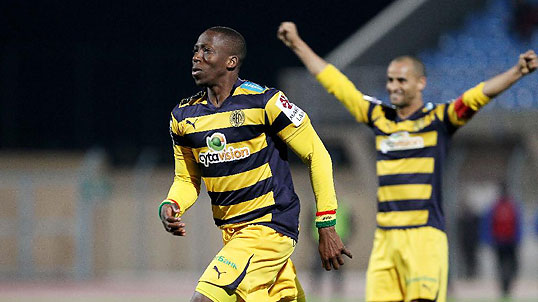 Ermis sign Chris Dickson