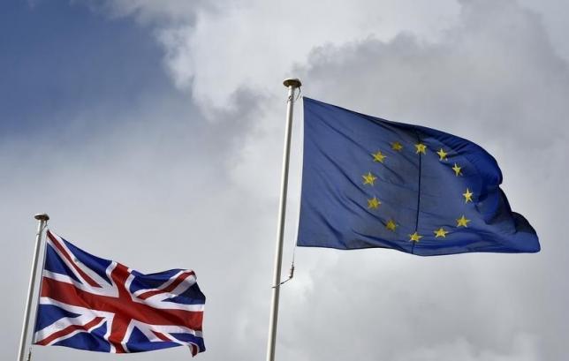 Cameron upbeat but poll shows Britons tilting towards leaving EU