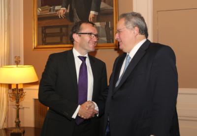 O Υπουργός Εξωτερικών,  Νίκος Κοτζιάς (Δ) συναντάται στο Υπουργείο Εξωτερικών, με τον Ειδικό Σύμβουλο του Γενικού Γραμματέα του Οργανισμού Ηνωμένων Εθνών για το Κυπριακό, Espen Barth Eide (Α) , Τρίτη 5 Ιανουαρίου 2016. ΑΠΕ-ΜΠΕ/ΑΠΕ-ΜΠΕ/Παντελής Σαίτας