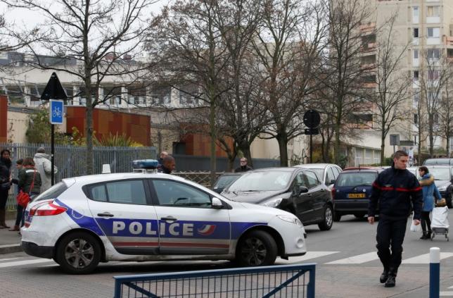 French teacher attacked by man claiming Islamic State link