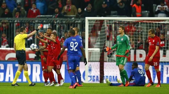 10 man Bayern Munich beat Olympiakos