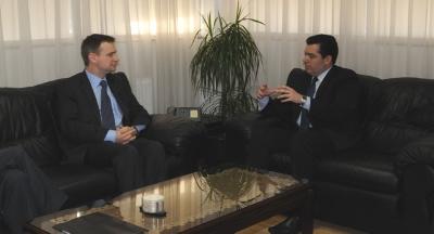 Cypriot Defence Minister meets with high official from the UK Foreign and Commonwealth Office