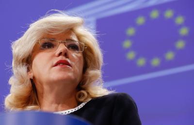 epa04497889 European Commissioner for Regional Policy Corina Cretu gives her first press statement on new European regional investments at the EU Commission headquarters in Brussels, Belgium, 21 November 2014. The EU Commission announced the adoption of strategic programmes for EU investments and regional projects in Germany, the Netherlands and the United Kingdom.  EPA/JULIEN WARNAND