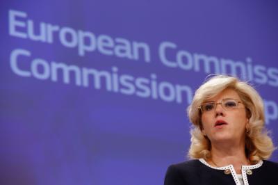 epa04497877 European Commissioner for Regional Policy Corina Cretu gives her first press statement on new European regional investments at the EU Commission headquarters in Brussels, Belgium, 21 November 2014. The EU Commission announced the adoption of strategic programmes for EU investments and regional projects in Germany, the Netherlands and the United Kingdom.  EPA/JULIEN WARNAND
