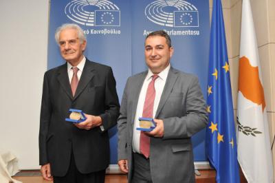 Απονεμήθηκε το Βραβείο του Ευρωπαίου Πολίτη 2015 στους Τάκη Χατζηδημητρίου και Ali Tuncay