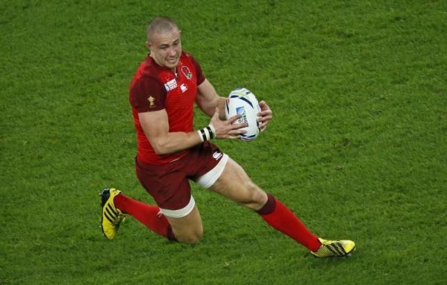 England snatch opening game bonus point with 35-11 win over Fiji