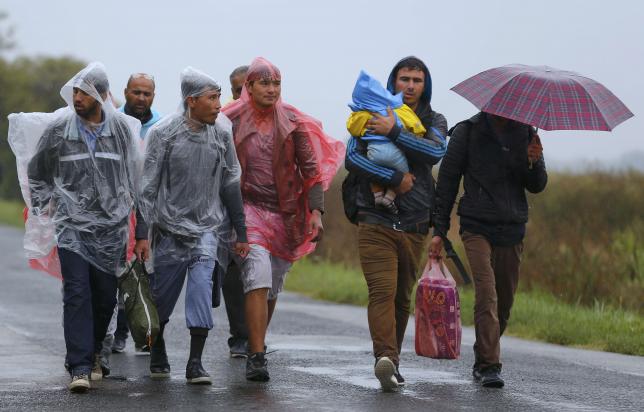 Migrants undeterred by storms and clampdown