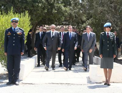 Ο Πρόεδρος της Δημοκρατίας κ. Νίκος Αναστασιάδης παρακάθεται σε συνομιλίες για το Κυπριακό με τον ηγέτη της τουρκοκυπριακής κοινότητας κ. Μουσταφά Ακιντζί, Λευκωσία 1 Σεπτεμβρίου 2015.