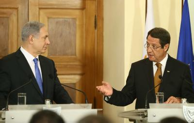 Προεδρικό Μέγαρο
Ο Πρόεδρος της Δημοκρατίας κ. Νίκος Αναστασιάδης και ο Πρωθυπουργός του Ισραήλ κ. Benjamin Netanyahu προβαίνουν σε δηλώσεις στα ΜΜΕ.
//
Presidential Palace 
 The President of the Republic, Mr Nicos Anastasiades, and the Prime Minister of Israel, Mr Benjamin Netanyahu, make statements to the Press.