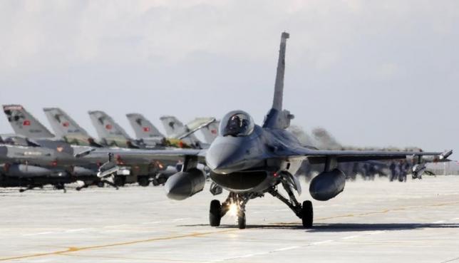 Turkish warplanes pound Islamic State in Syria
